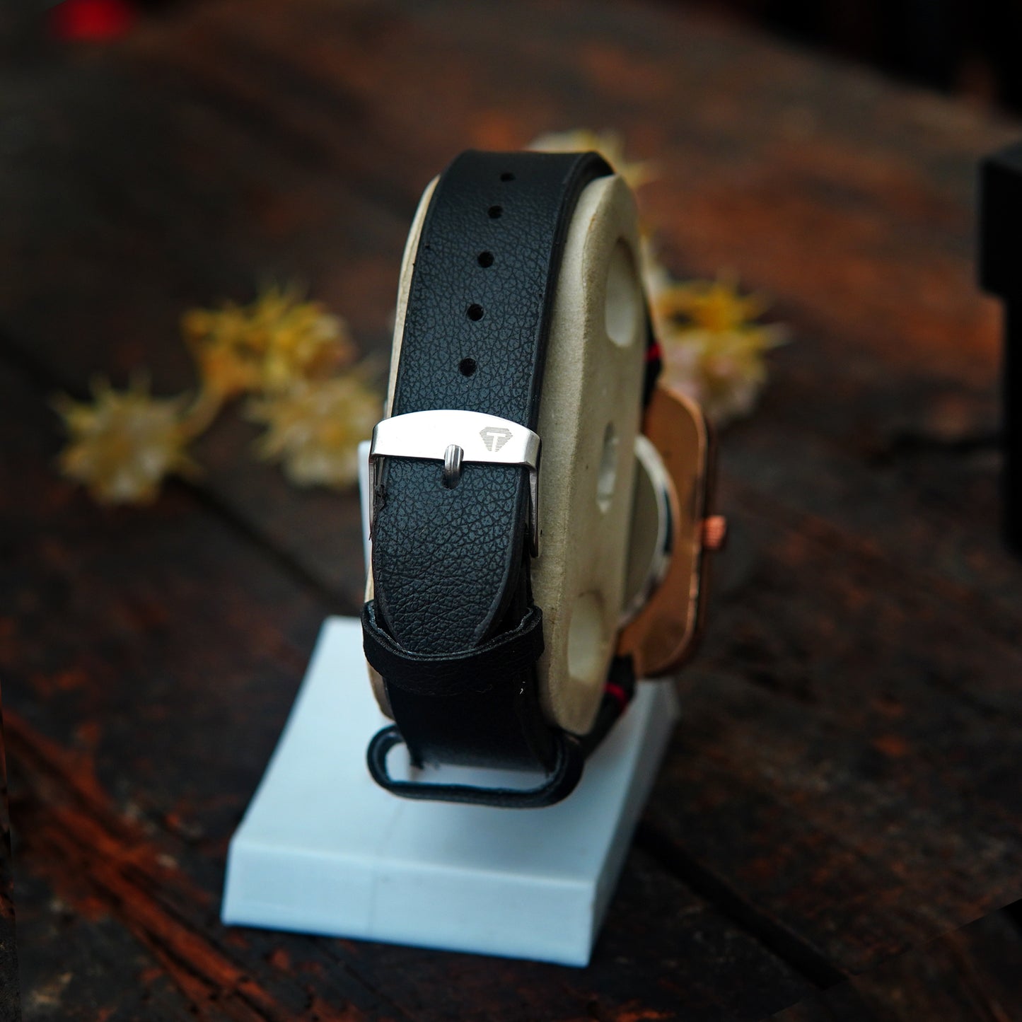 TOMI Casual Wrist Watch For Men Quartz Leather Belts Water Resistant